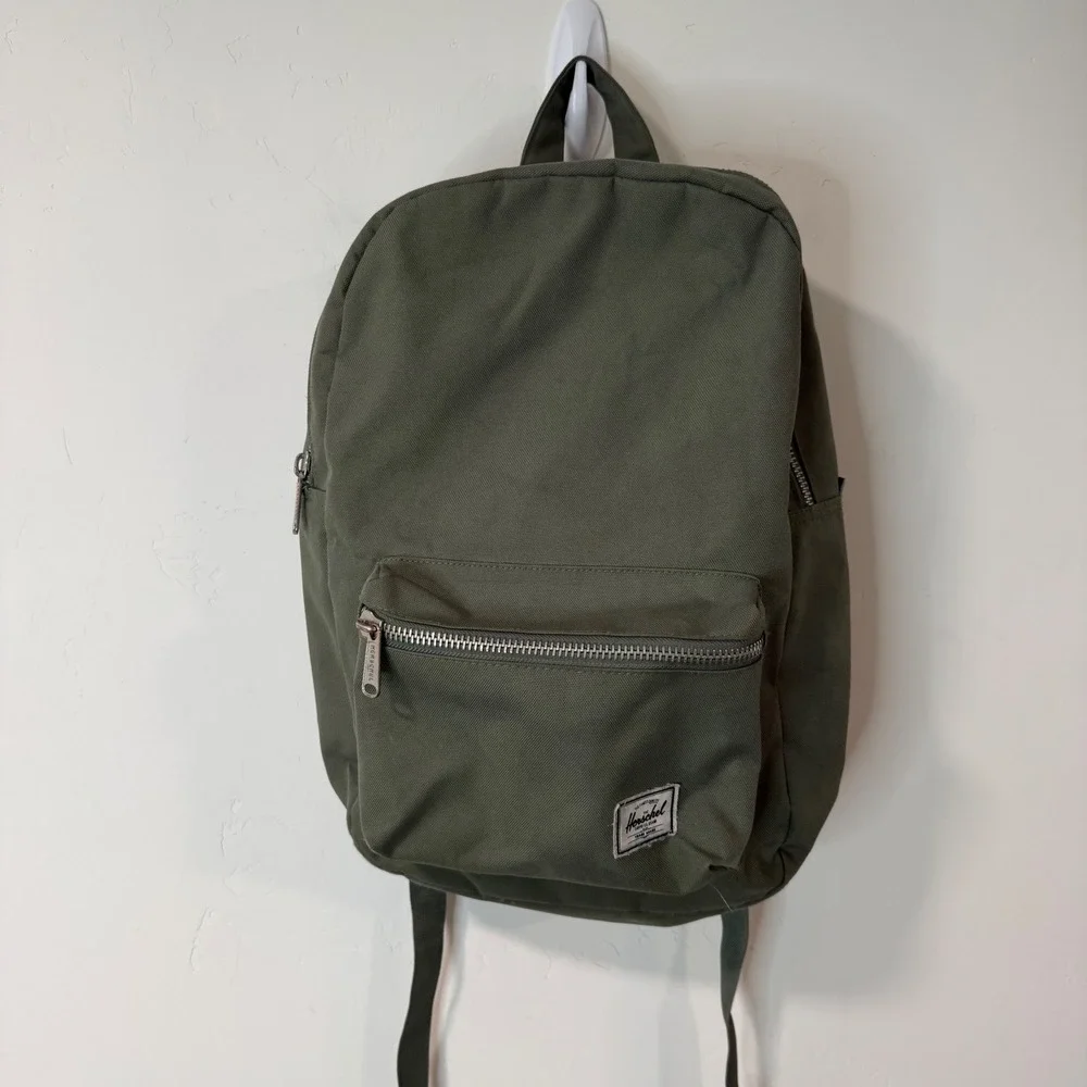 herschel backpack sage green Retreat Backpack, Ivy Green, Standard - 23L ensuring easy access to your belongings while keeping them secure Herschel green backpack - Gem